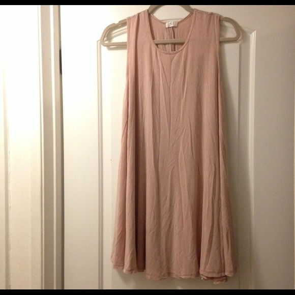 ISO Cheap ALENA dresses! - Picture 2 of 4