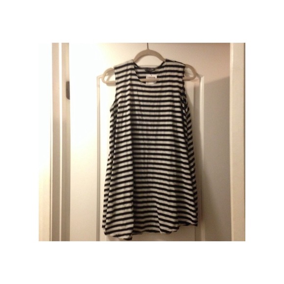 ISO Cheap ALENA dresses! - Picture 3 of 4