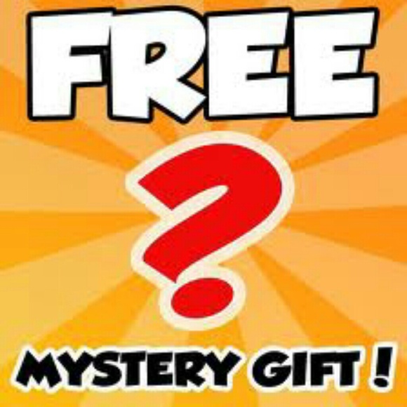 Bundles and a free gift with every purchase - Picture 2 of 2