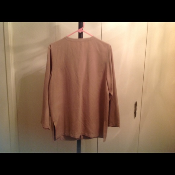 Button up blouse - Picture 2 of 2