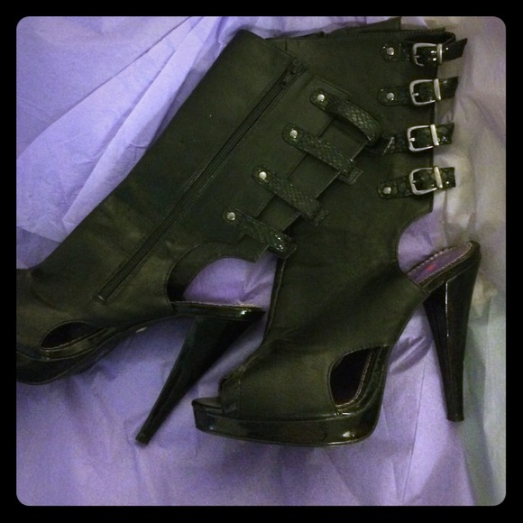 Black Heel Toe Boots