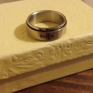 Mens cross ring