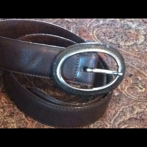 Wide dark brown belt with engraved buckle - Picture 2 of 4