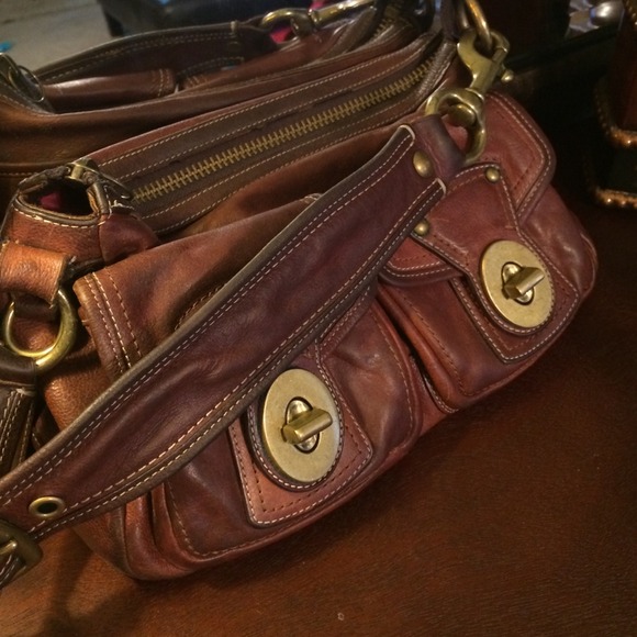 Beautiful leatherCoach handbag.