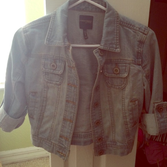 Jean jacket with sleeves!