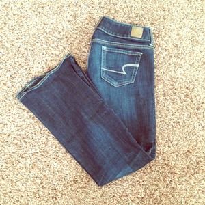 American Eagle Artist stretch size 6 short