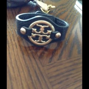 Tory burch thick leather bracelet NWOT