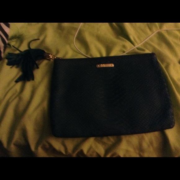 GiGi New York clutch