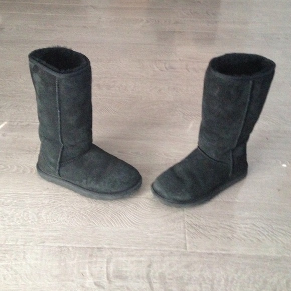 ‼️🎉Black UUG Boots🎉‼️✅💯✅ AUTHENTIC