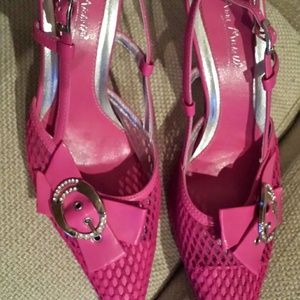Pretty pink heels 2' high