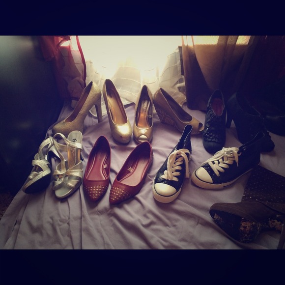 8 pairs. Make offer an ill post individually