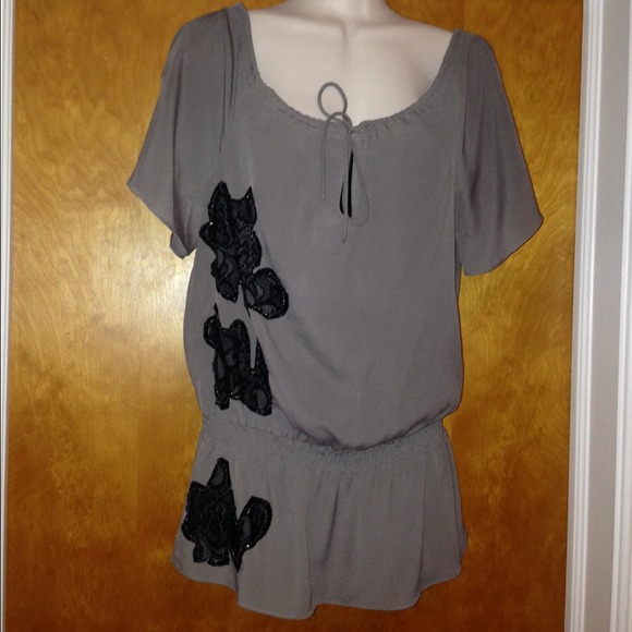 ✂️️Reduced! ✂️ Guess tunic top
