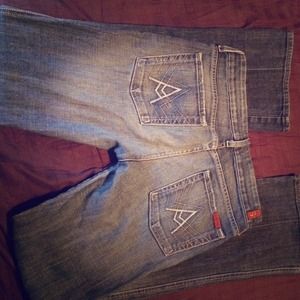 A pocket 7 jeans