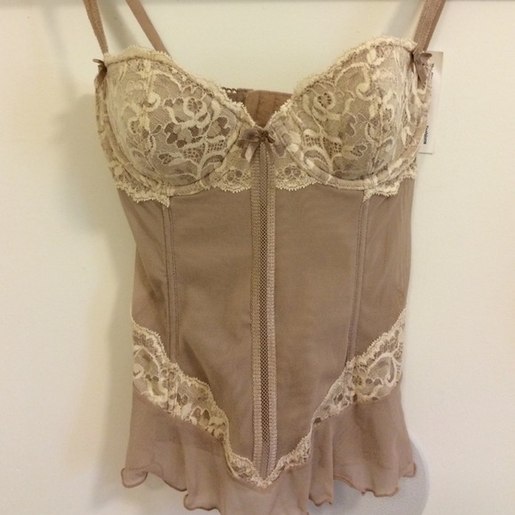 NWT Beautiful & sexy corset and panty/garter set