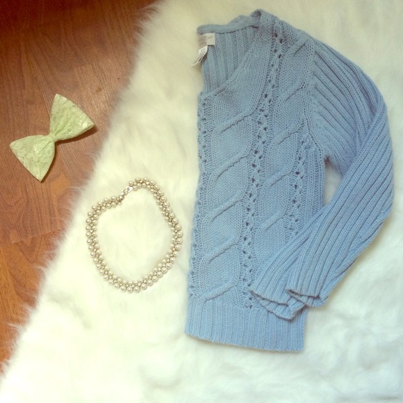 Blue v neck cable knit sweater