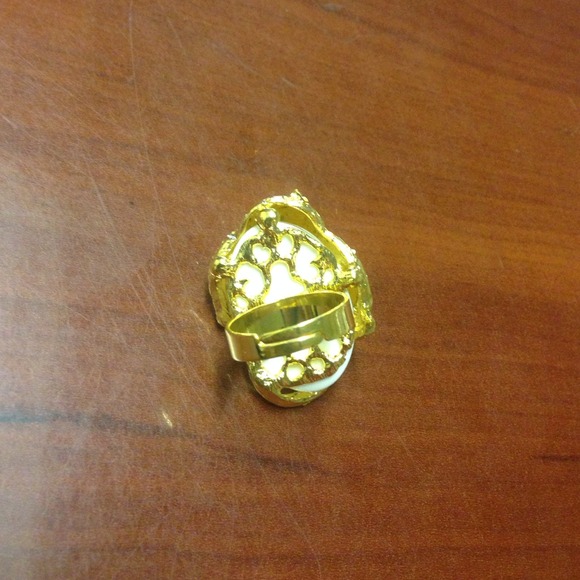 Ring - Picture 4 of 4