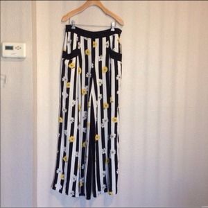 Striped pants & white top