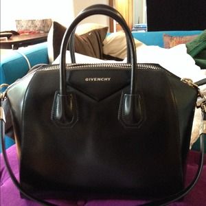 Givenchy black shiny leather medium Antigona bag