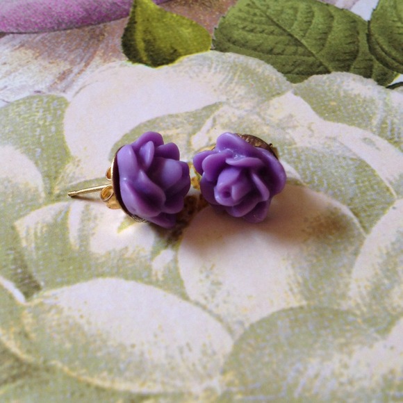 Post earrings - Picture 1 of 1