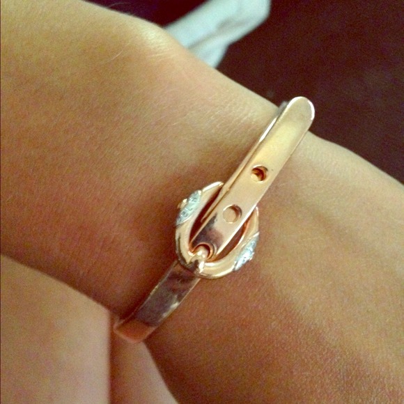 Henri bendel bracelet