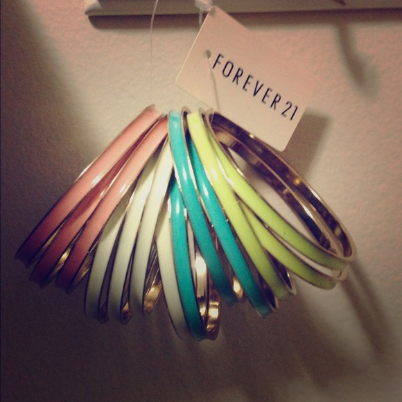 Pretty pastel Forever 21 bangle bracelets💗💗