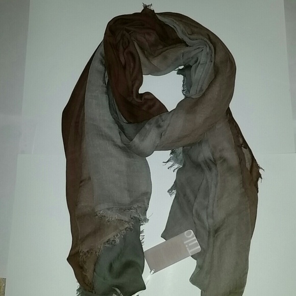 Tilo Scarf