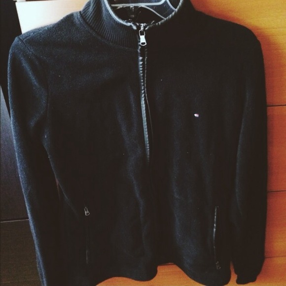 BUNDLE💥 TWO TOMMY HILFIGER FLEECE SWEATERS