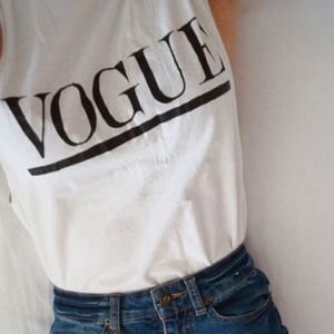 " Vogue " Muscle Tee 😍 🚨PRICE REDUCED🍂