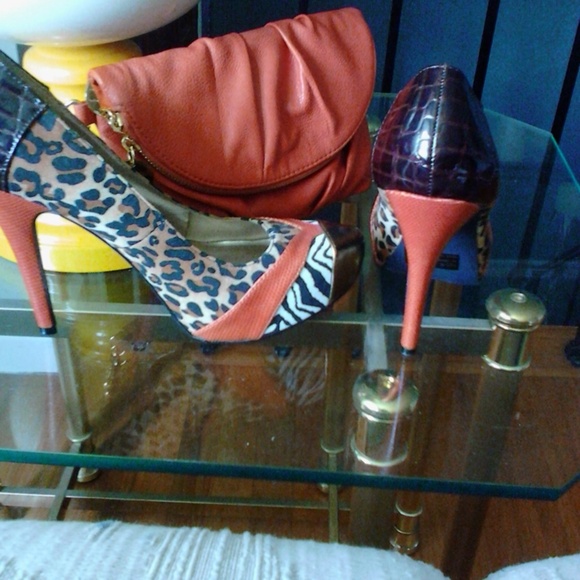 Pumps - Picture 2 of 2