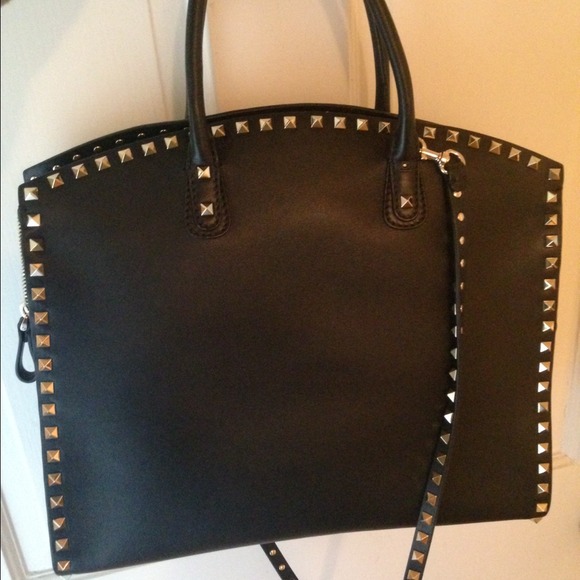 guaranteed authentic Valentino rockstud dome  bag - Picture 4 of 4