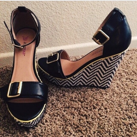 Tribal Print Wedges