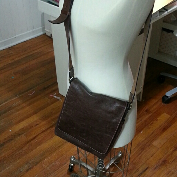 Cross over satchel purse