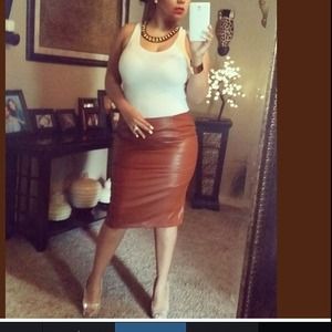 Faux leather caramel skirt
