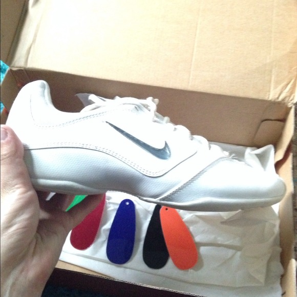 Nike Cheering Sideline - Picture 3 of 4