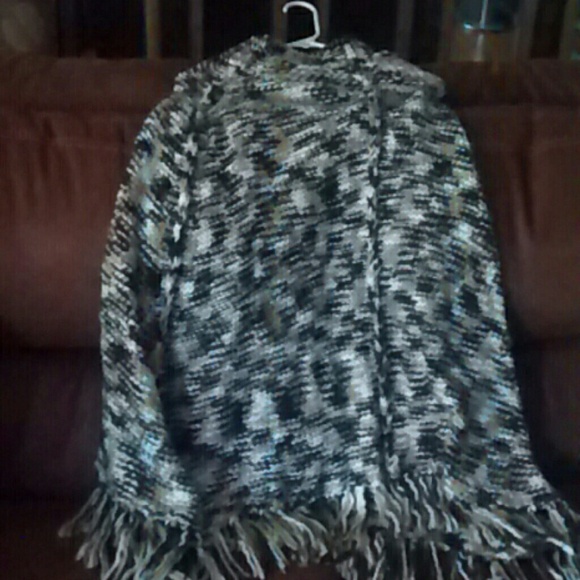 Shawl - Picture 2 of 2