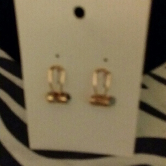 Color Silver earing - Picture 2 of 2