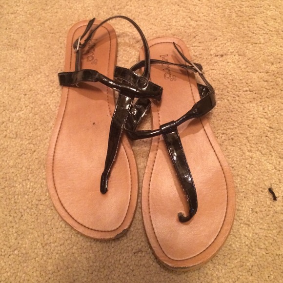 kirro sandals