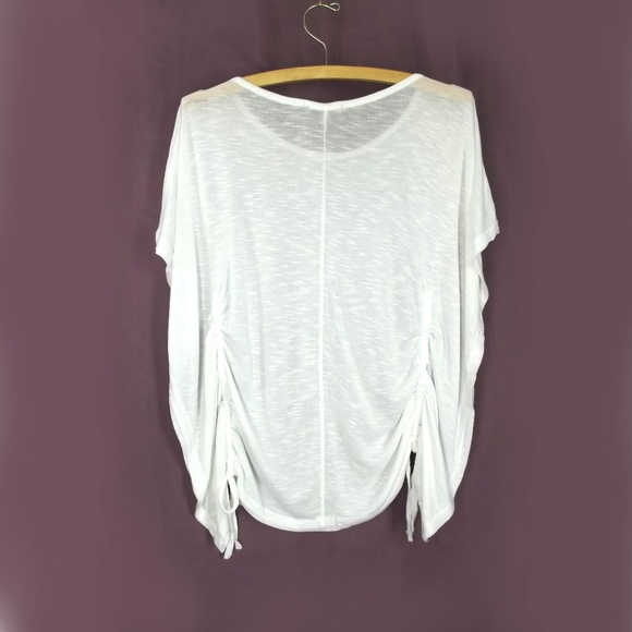 White sheer knit top with flutter sleeves. New - Picture 3 of 6