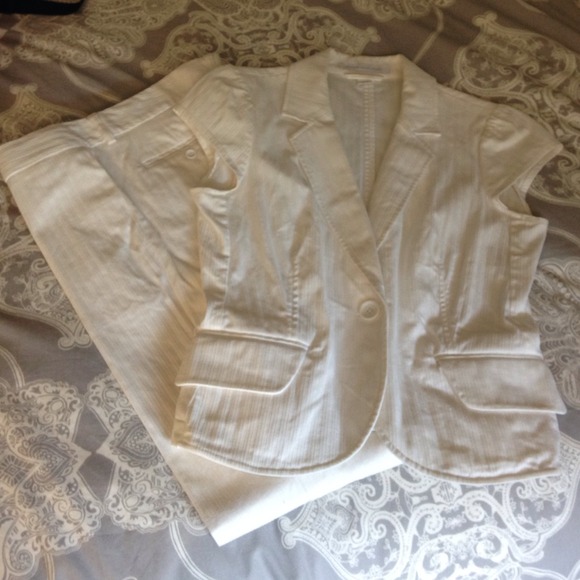 ***BARGAIN*** EXPRESS Suit