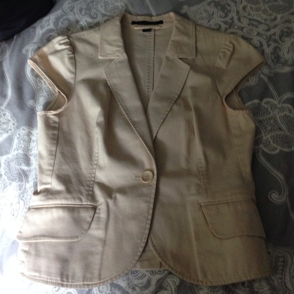 **HOLD**EXPRESS Blazer, black sweater and Nike top