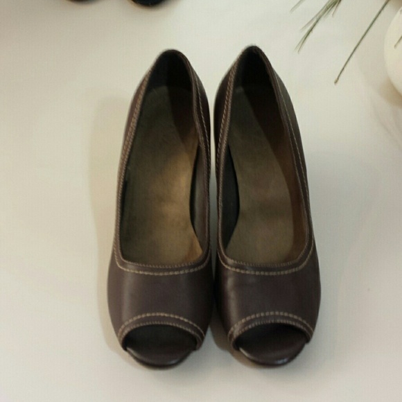 Brown leather peep toe wedges