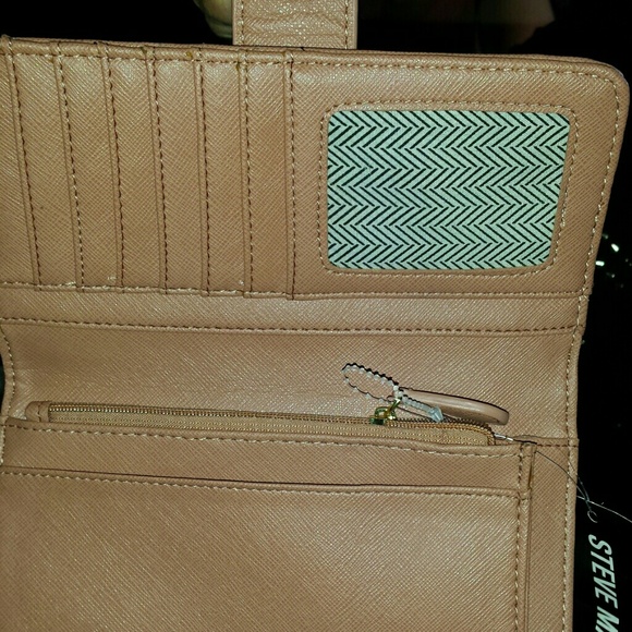 Sold - Picture 3 of 4