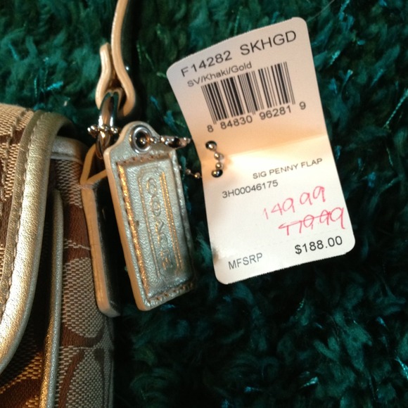 ❗SOLD❗Coach signature penny flap purse - Picture 4 of 4