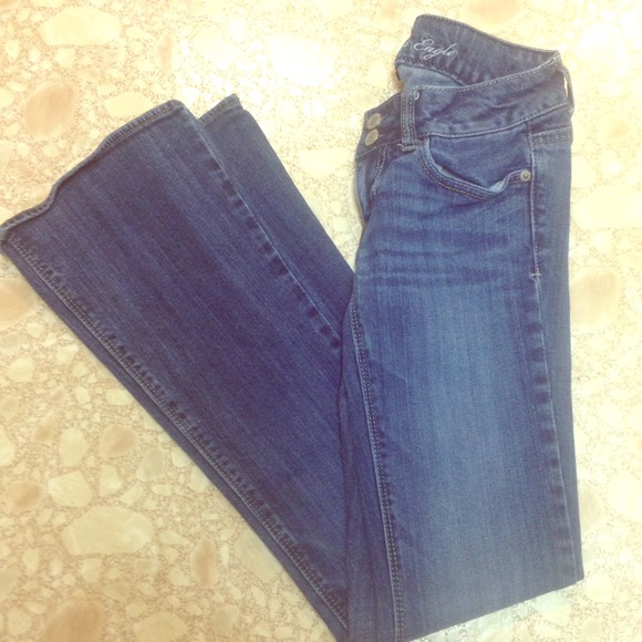 🚫SOLD🚫 Light/Medium Wash American Eagle Jeans