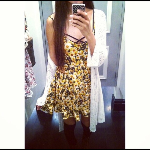 Brandy Melville Outerwear - Open knit crochet cardigan! 💕