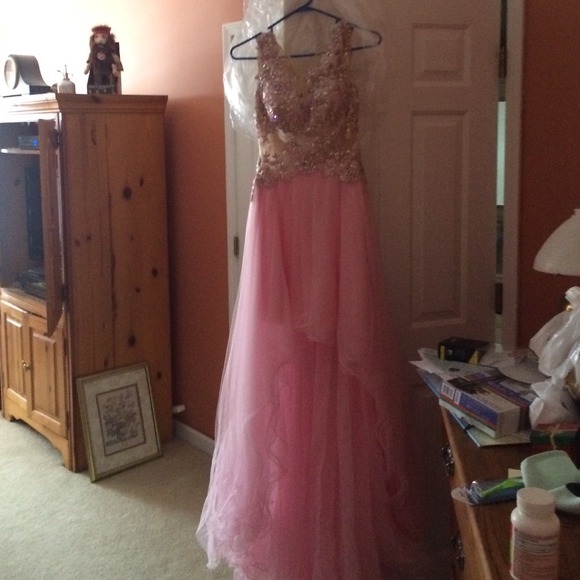 SOLDGORGEOUS homecoming/prom dress - Picture 4 of 4