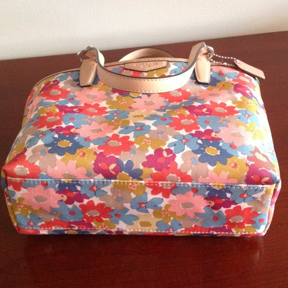 🎉2xHP SALE COACH Bag🎉 SOLD - Picture 3 of 4