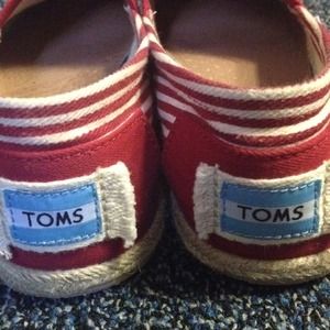 University Red Rope Sole Toms