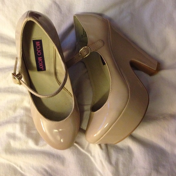 Mary-Jane type heels