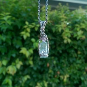 Aquamarine and amethyst gemstones